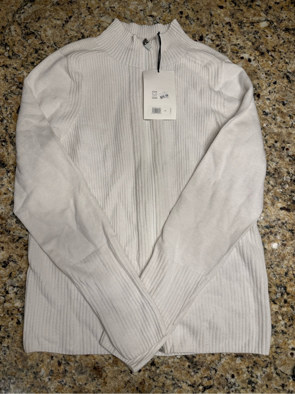 NWT Men’s BR Standard quarter-zip sweater features a ribbed texture size SMALL